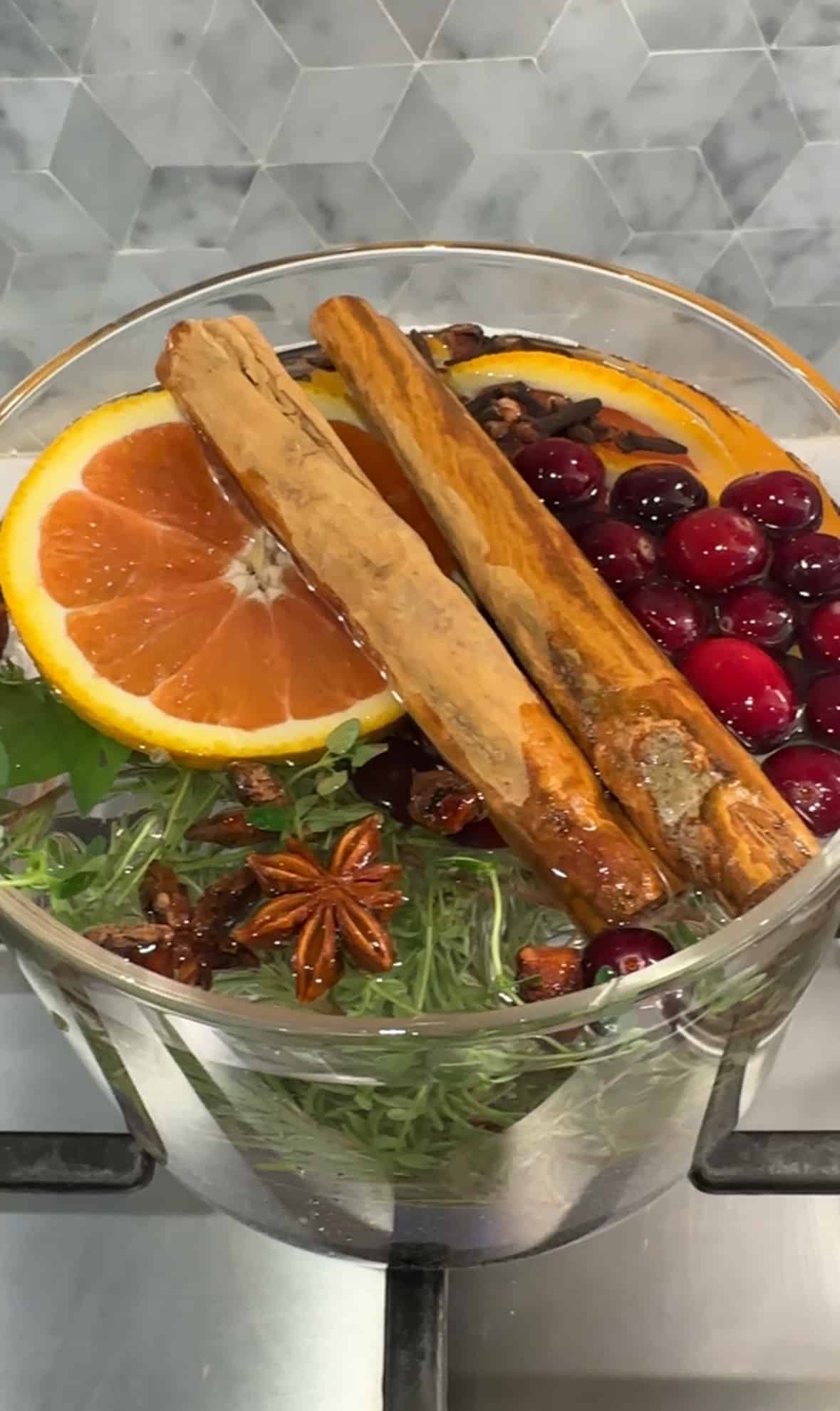 How to Make Your Home Smell Like Christmas (Simple Natural Simmer Pot Recipe)